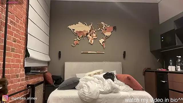 Freechat Golden_Aline on StripChat