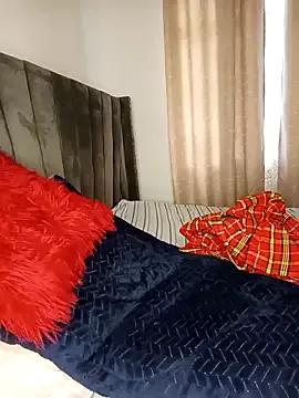 Golden_diver from StripChat