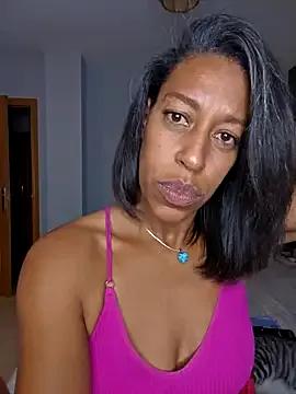 Admire slutty camwhore Goldenlace Goldenlace from StripChat