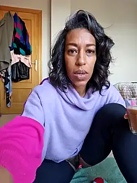 Goldenlace on StripChat