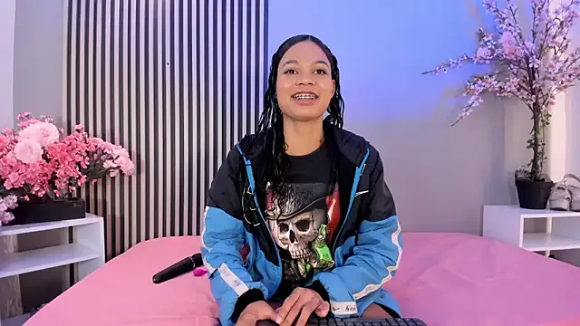 GysellHanson — surprise in the balloons