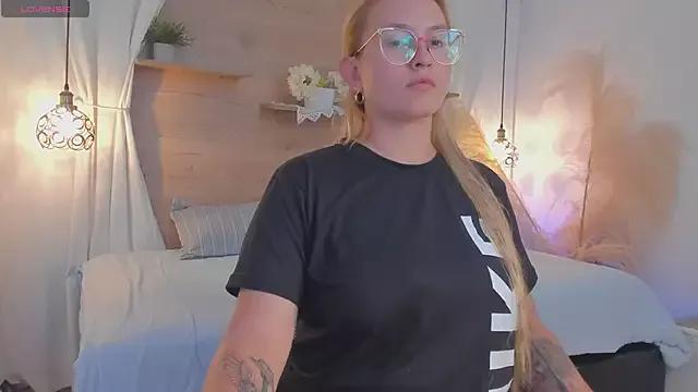 Freechat halaaa_1 on StripChat