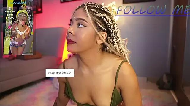 Freechat hannachris- on StripChat