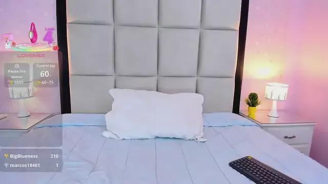 HannaClarrk_ on StripChat 