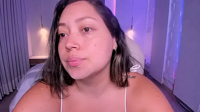 StripChat heidy_johns is Freechat heidy_johns — Cameltoe closeup