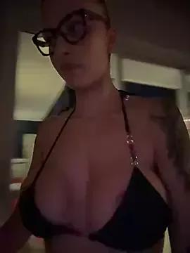 Helena_Karel on StripChat 