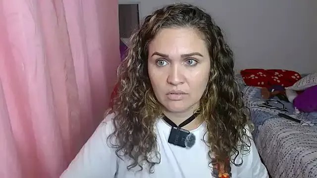 Freechat helenca43 on StripChat