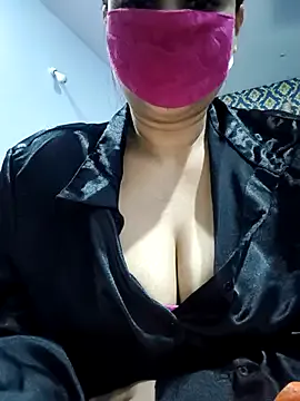 Here_maya — Boobs show in public