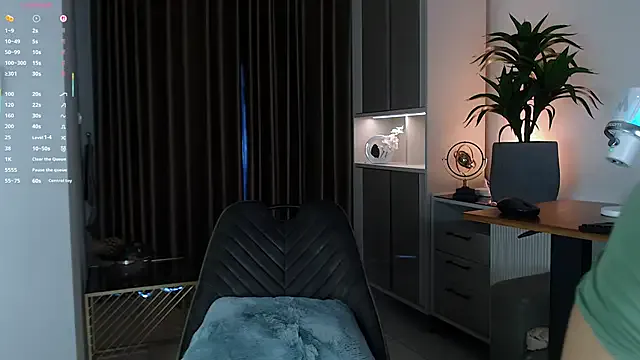 HloeChic on StripChat