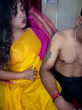 Freechat Hotbhabi305 on StripChat