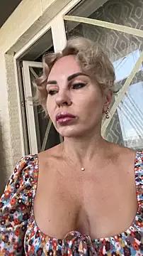 Freechat Hotnessi on StripChat