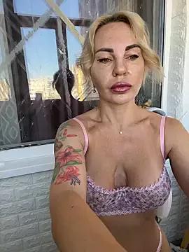 Freechat Hotnessi on StripChat