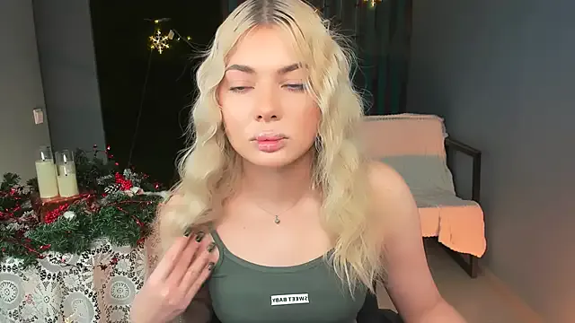 Freechat HyileyClark on StripChat