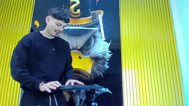 Iam_Steven — Show Naked Boys