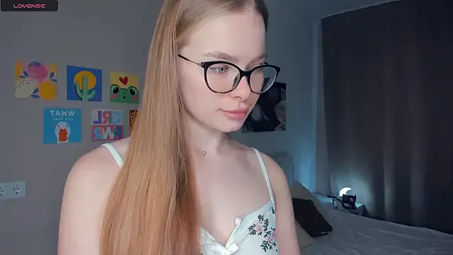 Freechat Icehoneybyte on StripChat