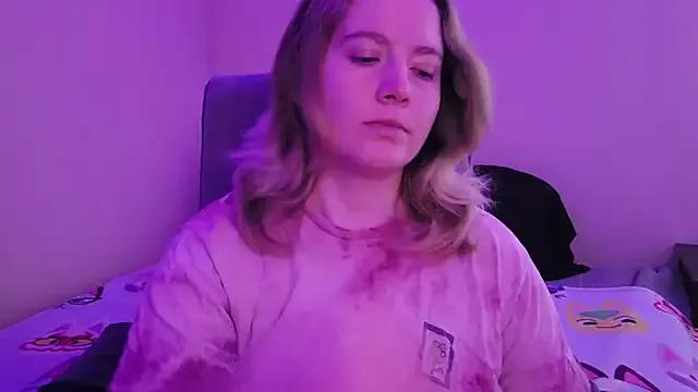 Check out hot stripper InternetFairy_XO InternetFairy_XO from StripChat