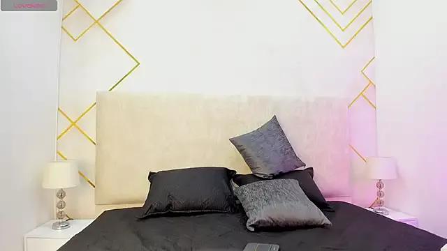 Naked Isaa_and_juanjo wants you to fuck zir body now isaa_and_juanjo from StripChat