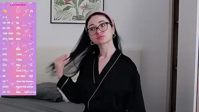 Freechat IvyNoirr on StripChat