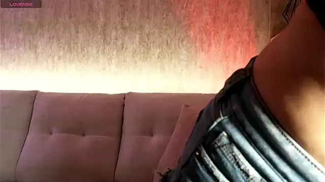 IvySanders — fingers pussy in doggy