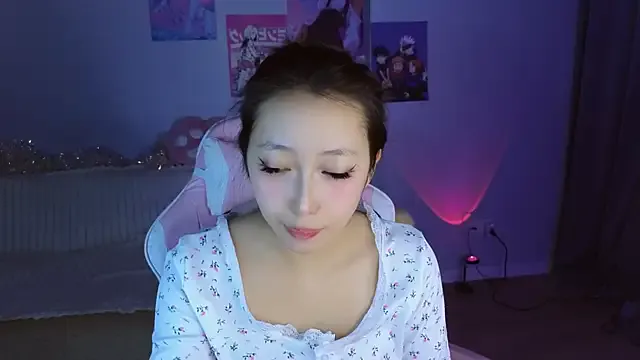 Freechat jasmilee on StripChat