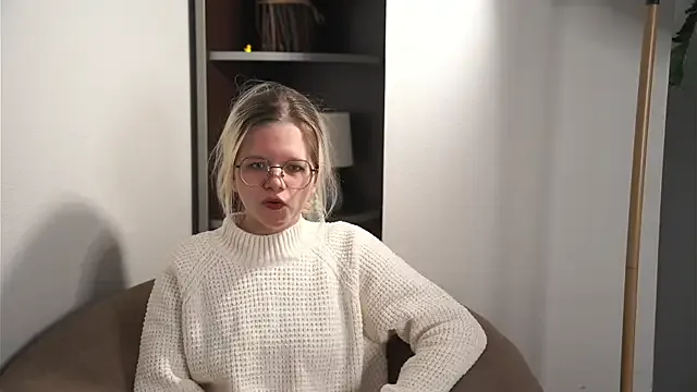 JuleeAndrea — Air kiss