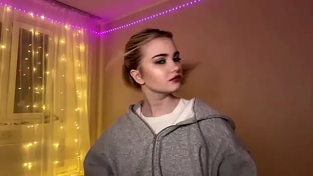 KariJarecke — Flirt with eyes