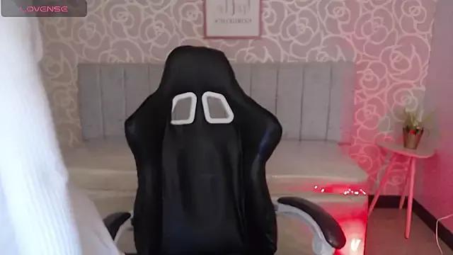 Freechat katty_s_ch on StripChat