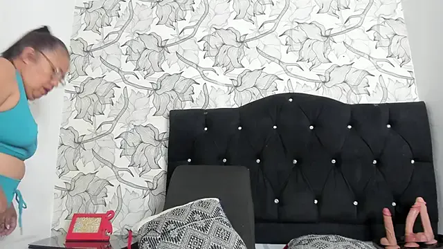 Keira_Lennox — blowjob + saliva