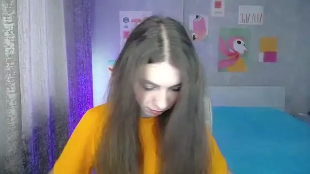 KellyShines on StripChat 