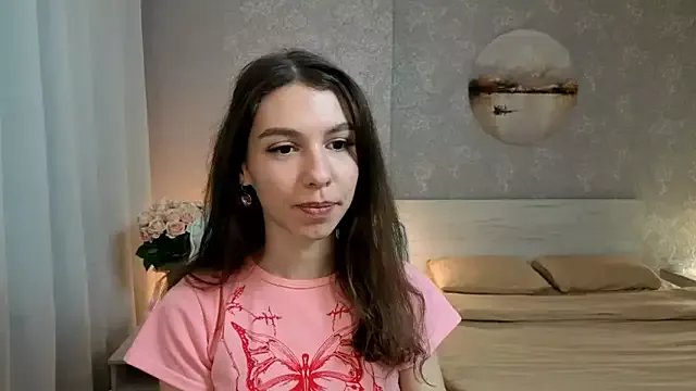 KellyShines on StripChat 