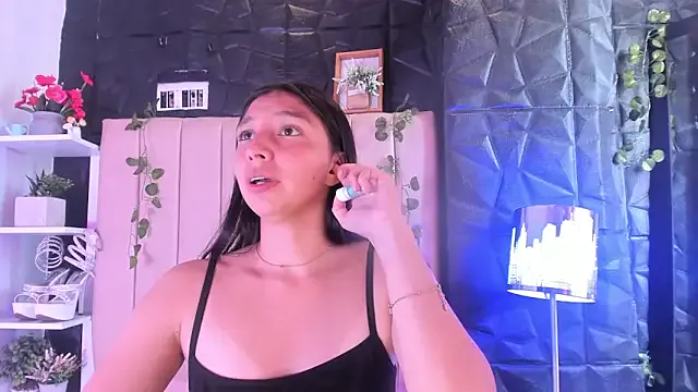 kendall_saenz on StripChat