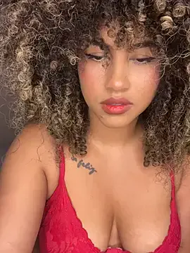 Kendra_curly