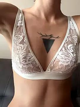 kikidoll on StripChat