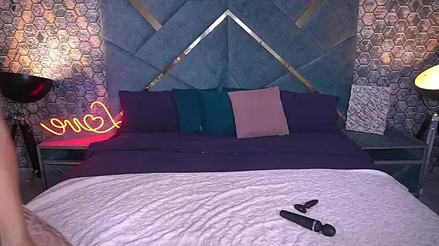 Freechat KimberlyWorld on StripChat