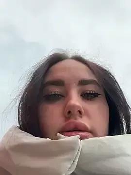 KiraSunshine from StripChat