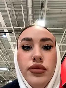 KiraSunshine from StripChat