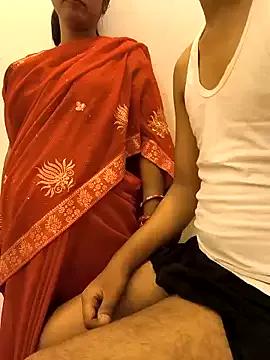 Group Kissing_Couple on StripChat