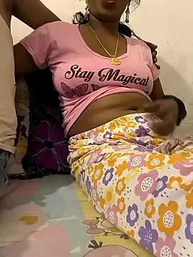 Group Kissing_Couple on StripChat