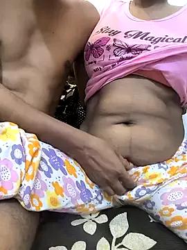 Group Kissing_Couple on StripChat