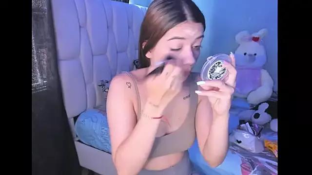 KittyKlum on StripChat 
