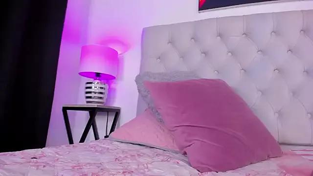 Freechat KristalFoxx on StripChat