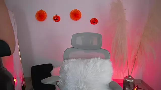 Try cute camwhore LaraBaker LaraBaker from StripChat