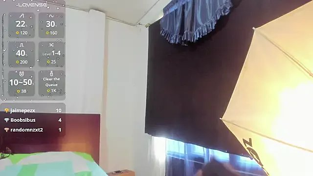 Freechat latinaStepmom on StripChat