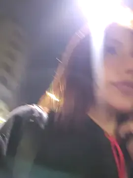 Lau1127 — show tits