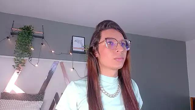 Freechat LauraaGomezz__ on StripChat