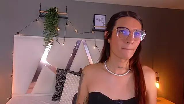 Freechat LauraaGomezz__ on StripChat