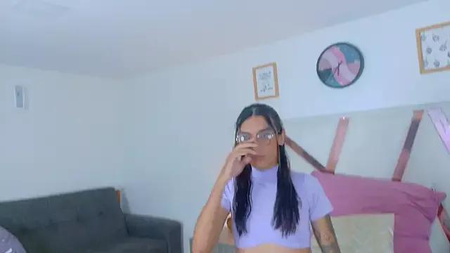 Freechat LauraaGomezz__ on StripChat