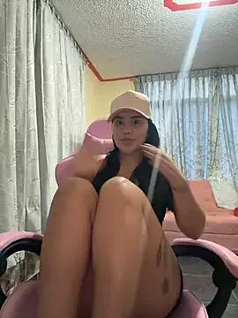 Freechat laure_torres on StripChat