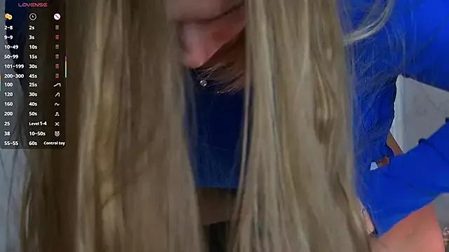 LeslieMines on StripChat