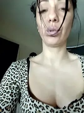 Freechat LeticiaWoods on StripChat